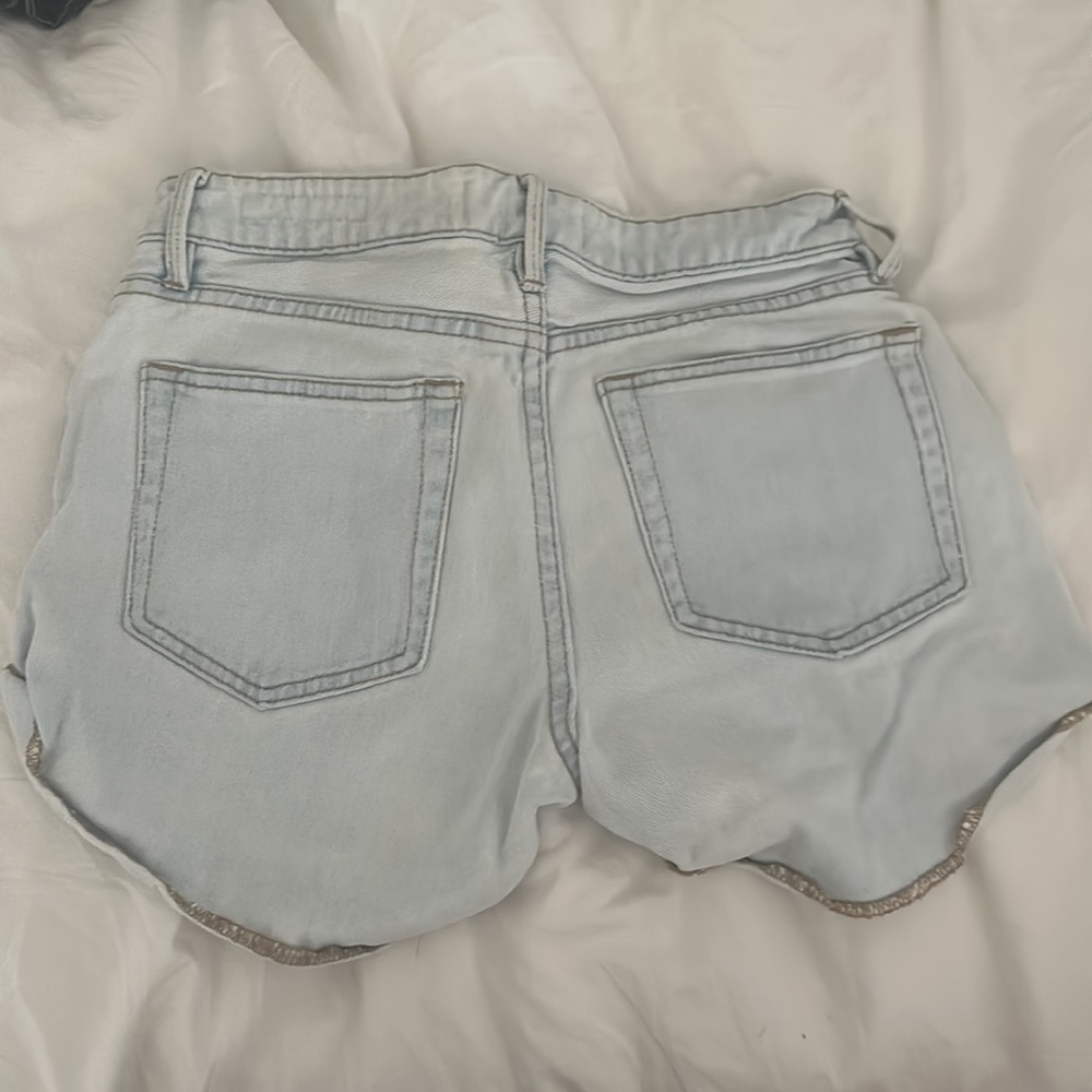 Girlfriend Short - Picture 2 of 2